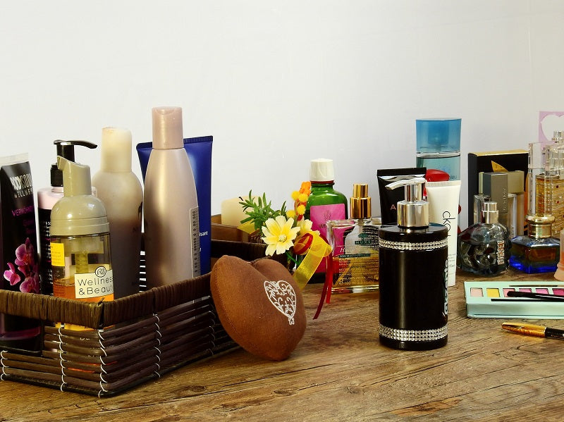 Creme, sieri, olii commerciali? No! Sì alla cosmesi naturale